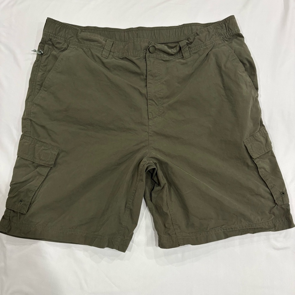 Men's Cargo Shorts — Olive Green Utility Style